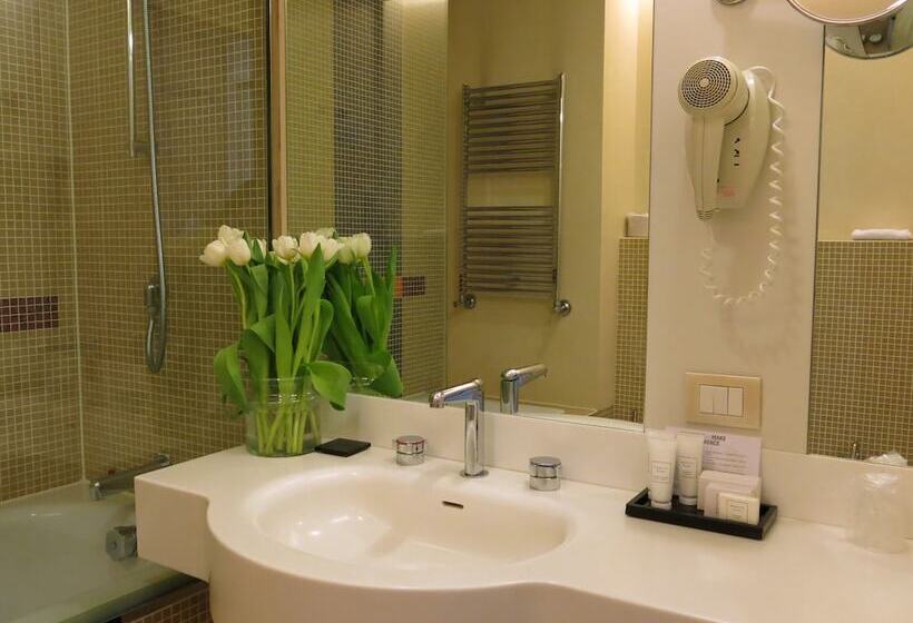 コンフォートルーム, Best Western Plus Hotel Le Favaglie
