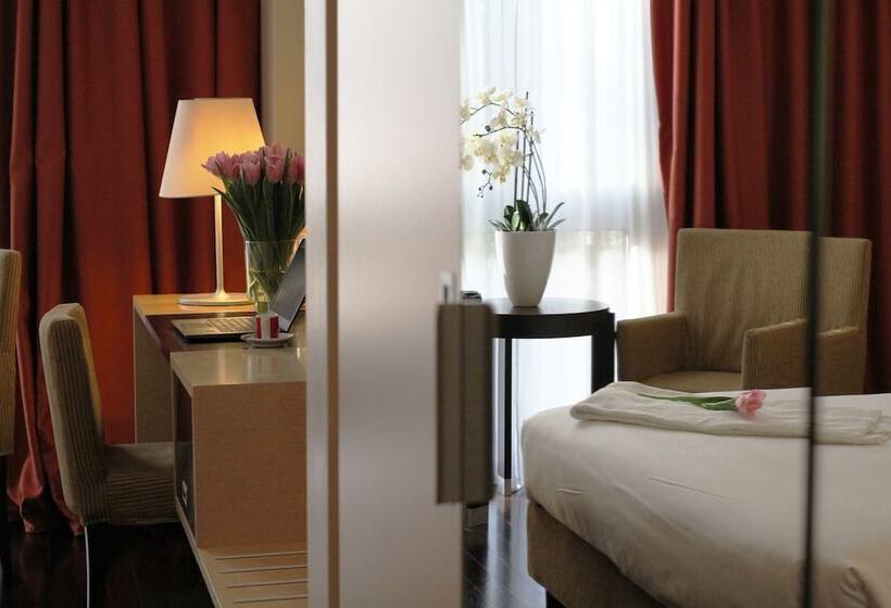 スタンダードトリプルルーム, Best Western Plus Hotel Le Favaglie