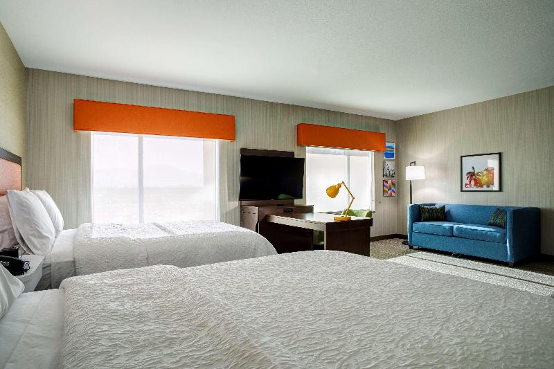 Quarto Estandar Cama King, Hilton Garden Inn Montreal Airport