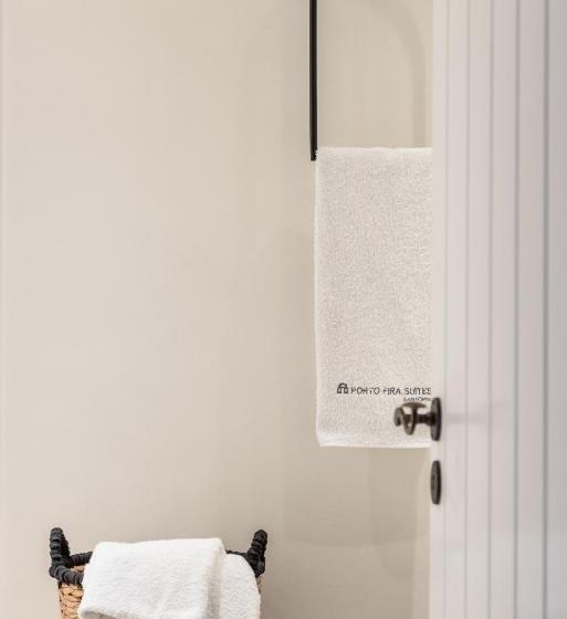 سوئیت جونیور با چشم‌انداز, Porto Fira Suites