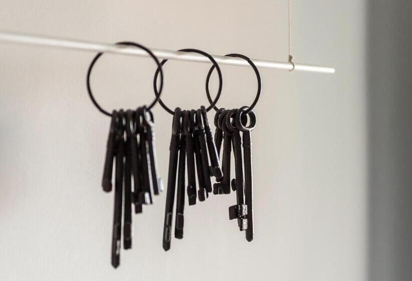 سوئیت با چشم‌انداز, Porto Fira Suites