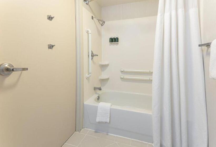 带大床的标准间, Courtyard By Marriott Charlottesville   University Medical Center