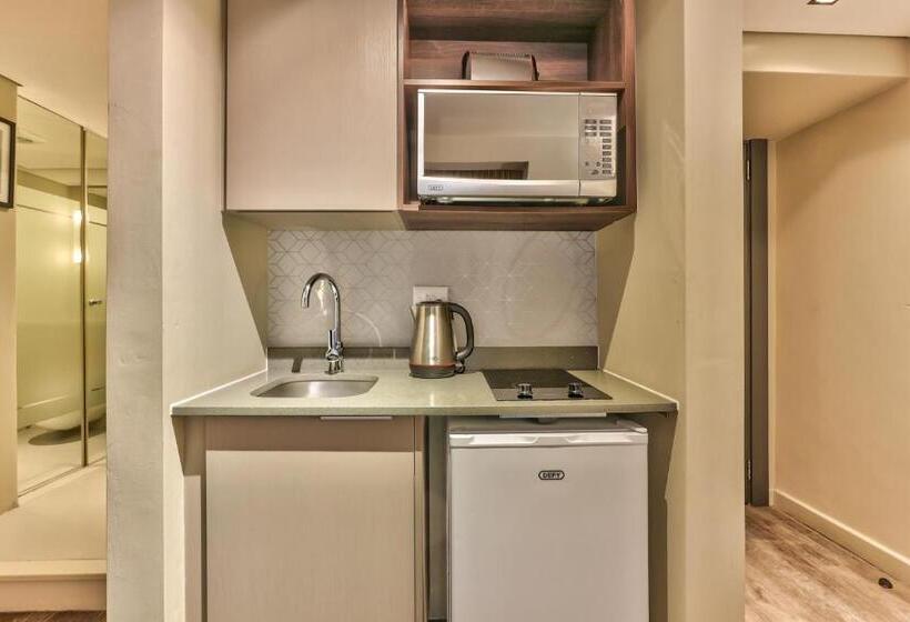 스탠다드 스튜디오, Wink Aparthotel Foreshore