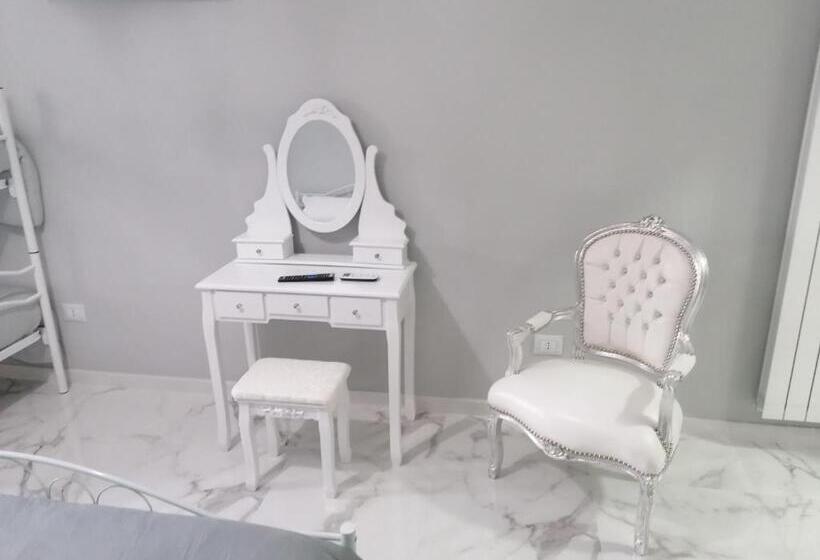 四人标准间, B&b White House