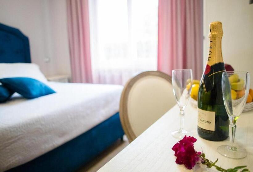 Четырехместный Номер Deluxe, Relais Villa Italia