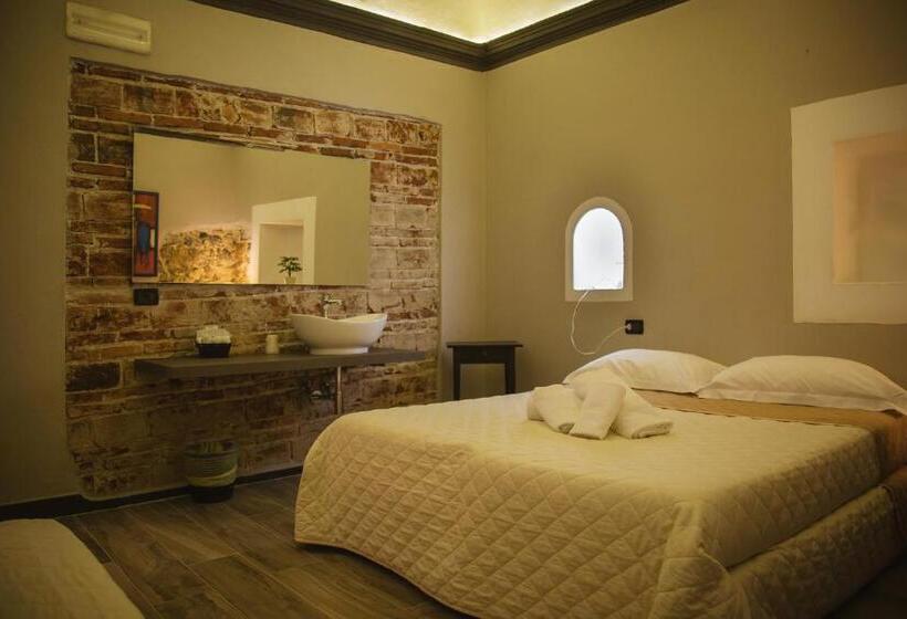 Quarto Triplo Economy, Pino Dependance