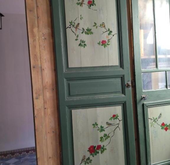 غرفة قياسية مطلّة علي الحديقة, Chambres D'hôtes Le Carillon
