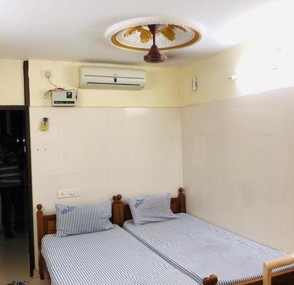 اتاق لوکس, Temple View Annex