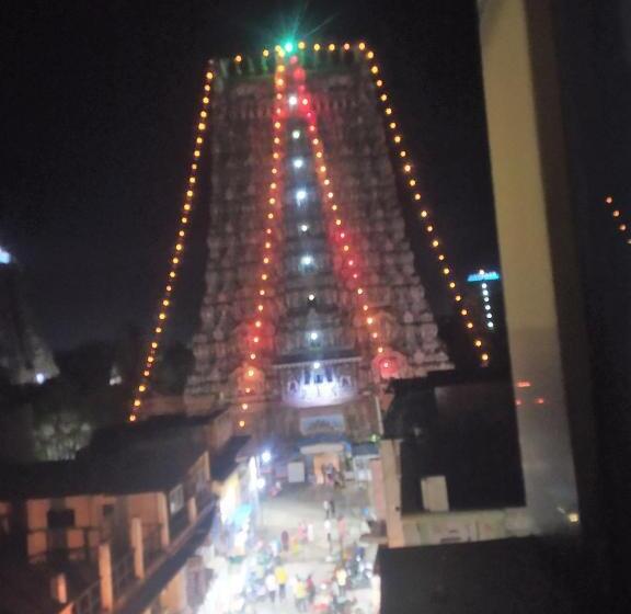 اتاق لوکس با چشم‌انداز شهر, Temple View Annex