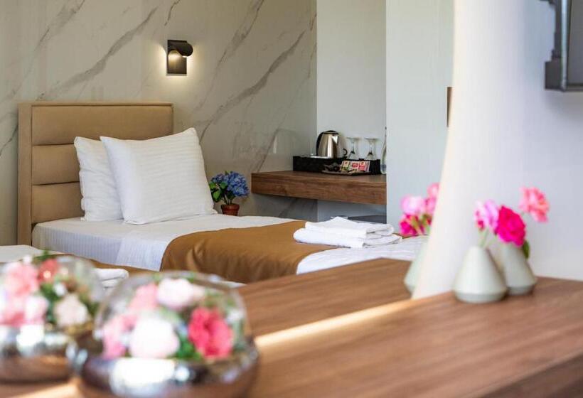 اتاق لوکس, Lajka Luxury