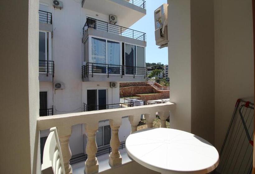 バルコニー付きデラックスルーム, Apartments Romario
