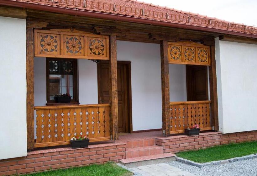 اتاق سوپریور, Carolina House