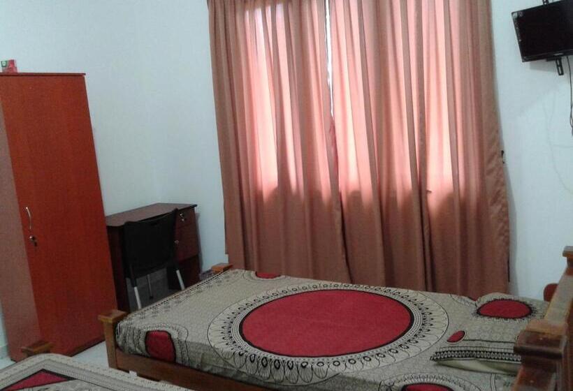 اتاق استاندارد سه تخته با چشم‌انداز باغ, Oudarya Guest