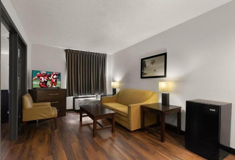 Люкс, Red Roof Inn & Suites Savannah Airport
