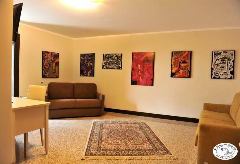 اتاق استاندارد سه تخته با بالکن, La Dimora Del Musicante Homegallery