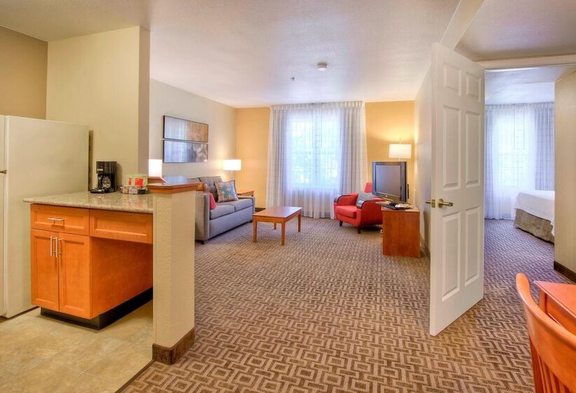 Люкс, Towneplace Suites Raleigh Cary/weston Parkway