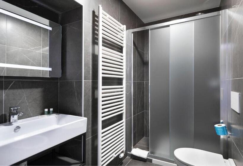 غرفة قياسية ثلاثية, B&b Hotel Passo Tre Croci Cortina