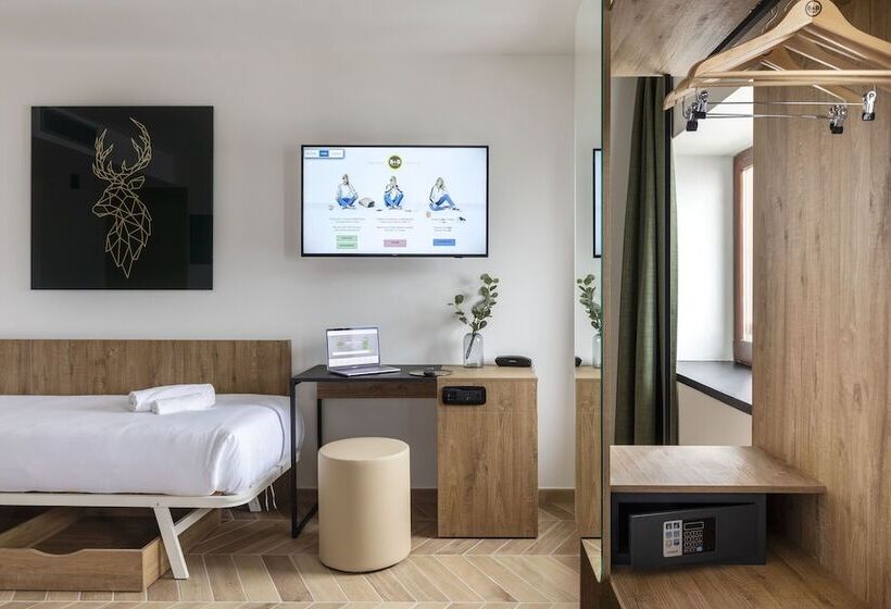 غرفة قياسية ثلاثية, B&b Hotel Passo Tre Croci Cortina