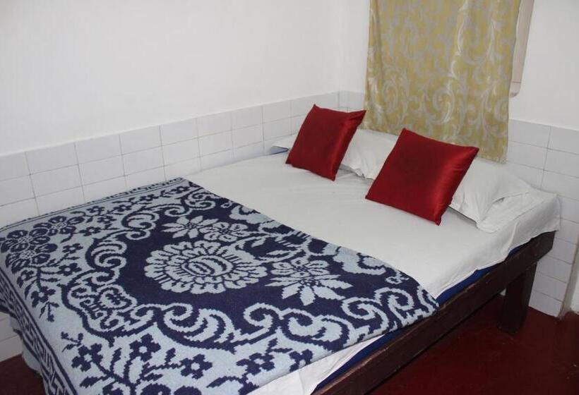 Quarto Estandar, Balaji Guest House
