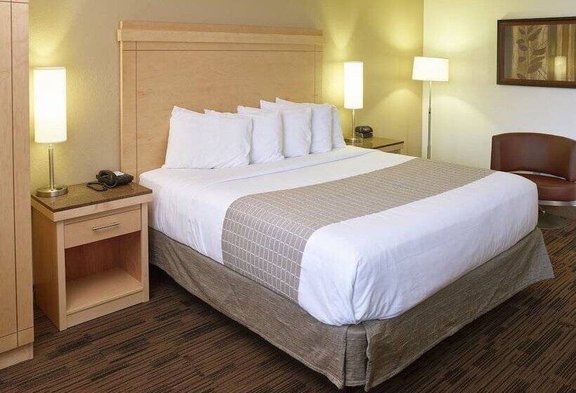 Номер Премиум, Livinn Hotel Minneapolis South / Burnsville