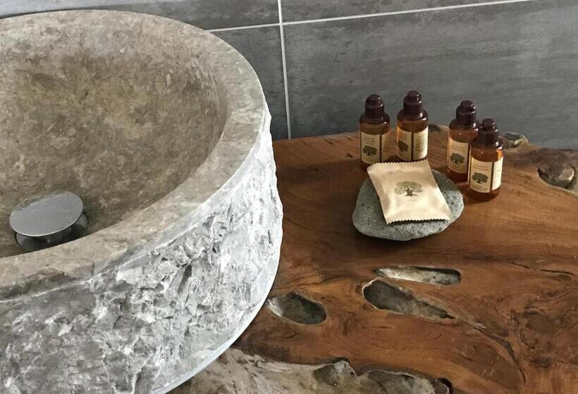 Номер Deluxe, Les Cailloux Dorés