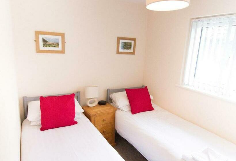 Дом 2 Спальни, Salterns Village