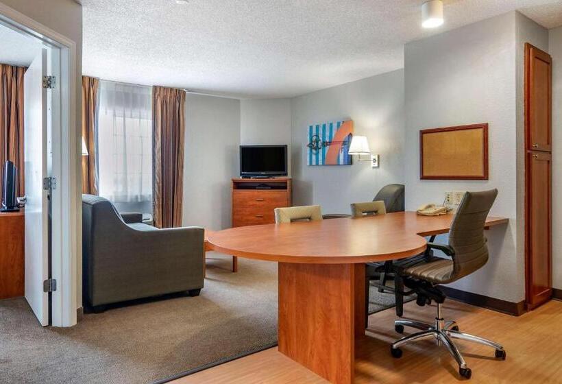 Люкс Адаптированный для Инвалидов, Mainstay Suites Emporia
