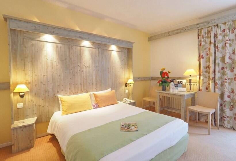 Номер Классика Двуспальная Кровать, Mercure Millau