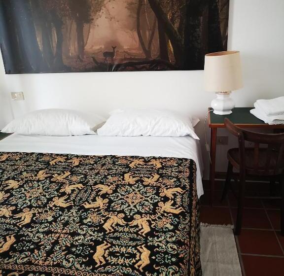 Standard room with outdoor bath, Palazzo Ducale