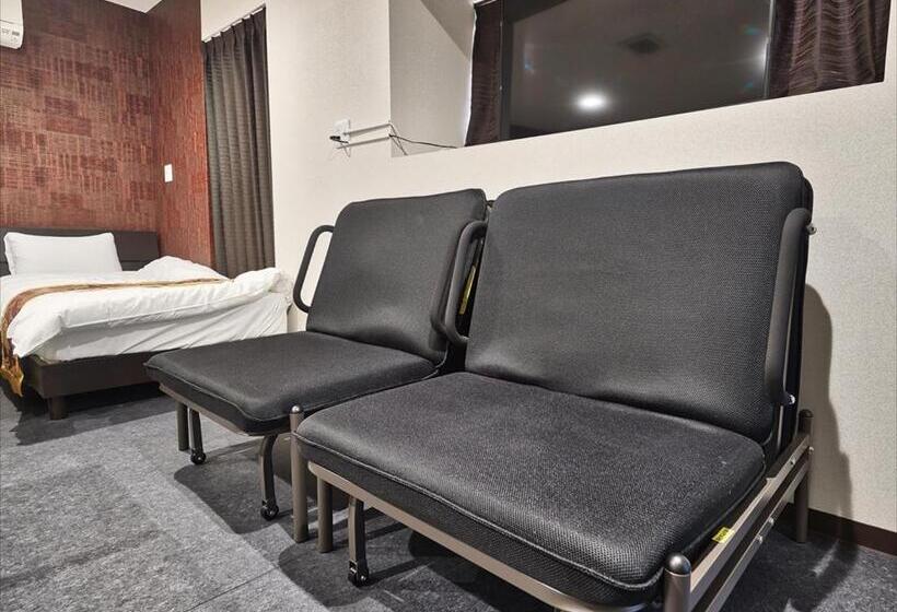 Quarto Familiar, Okinawa City