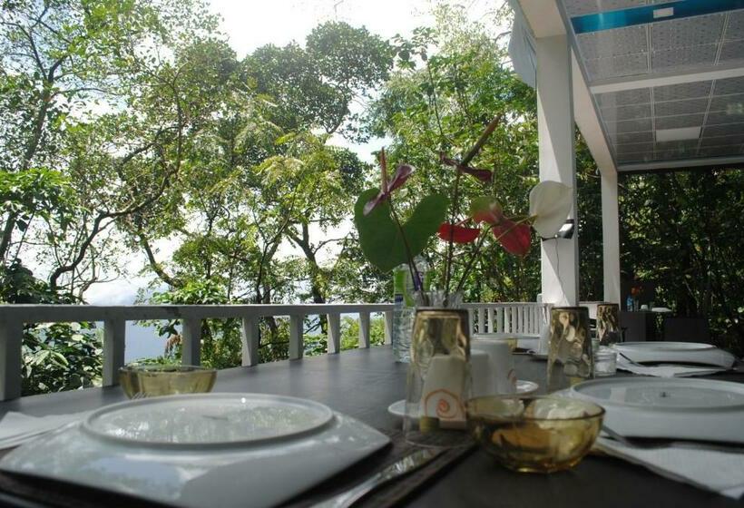带大床的标准间, Glass Rooms Accommodations Adam S Peak