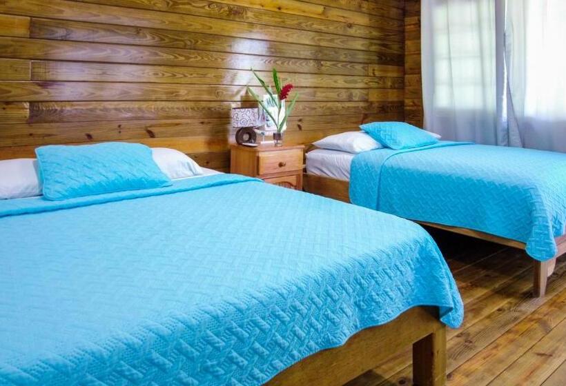 غرفة قياسية رباعية, Hospedaje Yarisnori