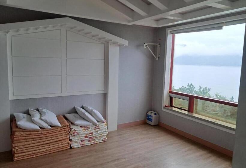 패밀리 스튜디오, Namhae Beach