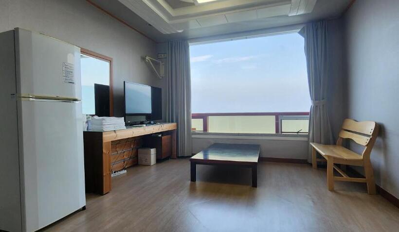 패밀리 룸 바다 전망, Namhae Beach