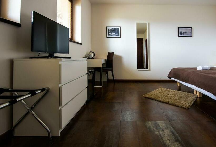 Номер Стандарт, Restaurace&rooms Na Jitrách
