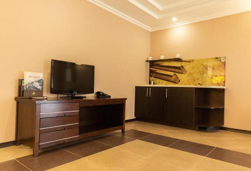 Family Suite, Belle Royalle
