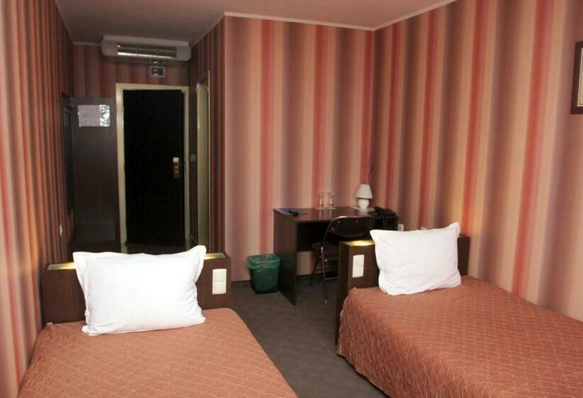 Номер Стандарт, Formula 1 Motel