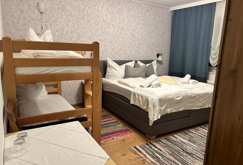 スタンダード４人部屋, Gasthaus 3 Länderblick Mönichkirchen