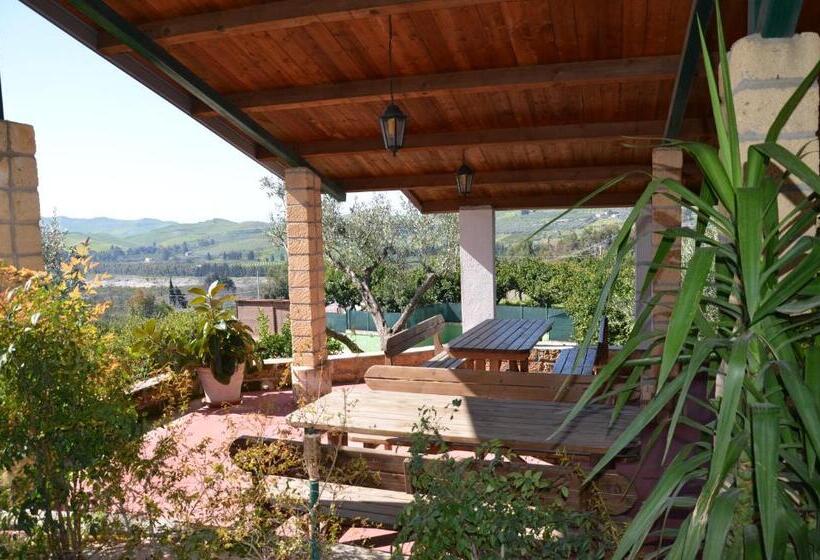 Escritório Estándar, Eco Bio Agriturismo Santacinnara