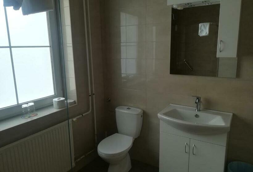 Quarto Estandar, áldos Panzió