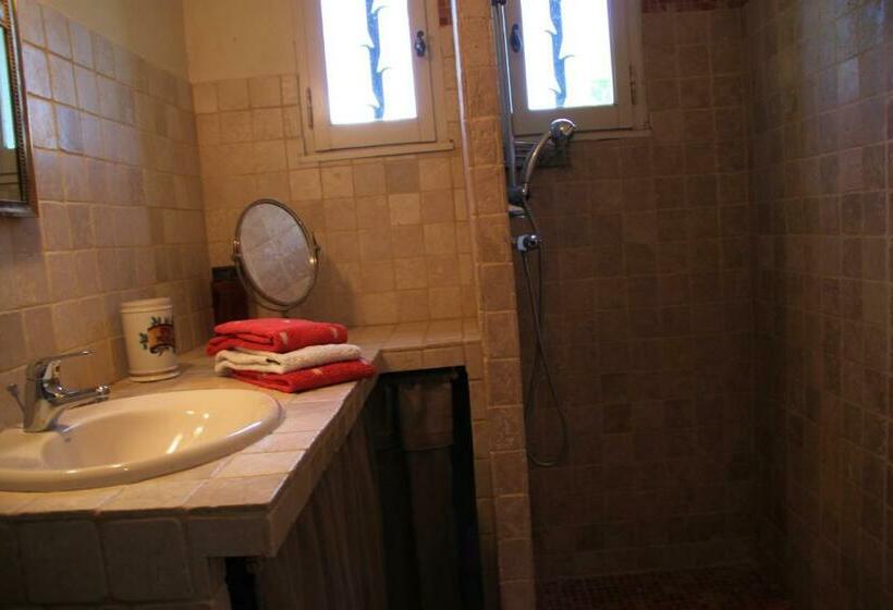 Quarto Estandar, Le Mas Des Pins