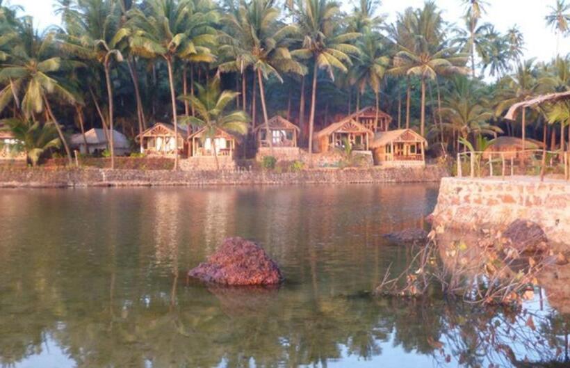 Хижина, Blue Lagoon Resort Goa