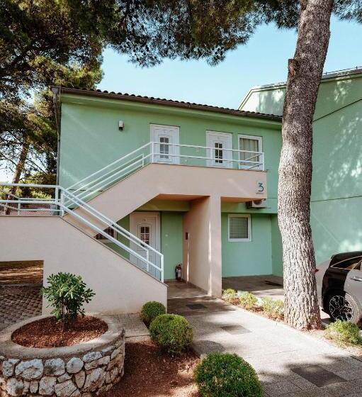 آپارتمان 1 خوابه با بالکن و چشم‌انداز دریا, Matilde Beach Resort