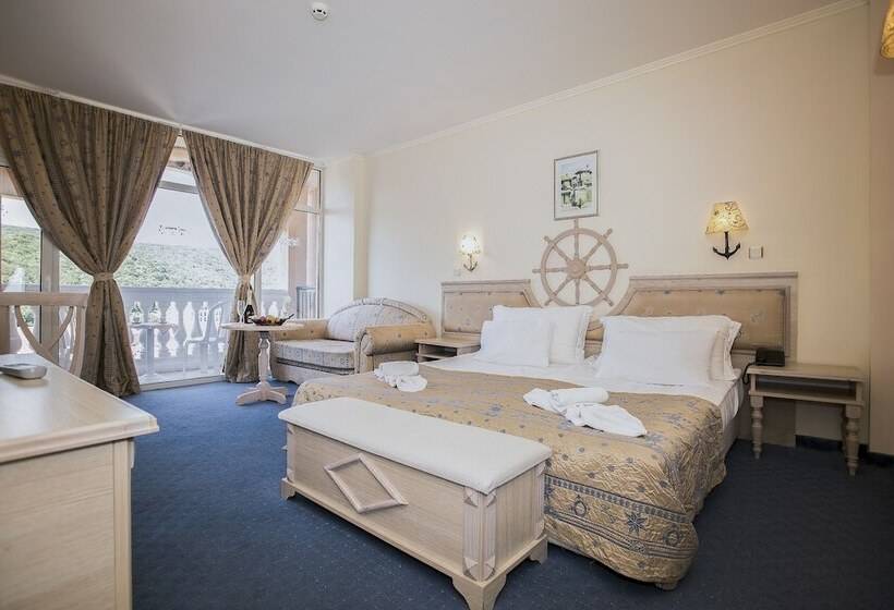 可看到停车场的标准间, Royal Park Hotel   All Inclusive