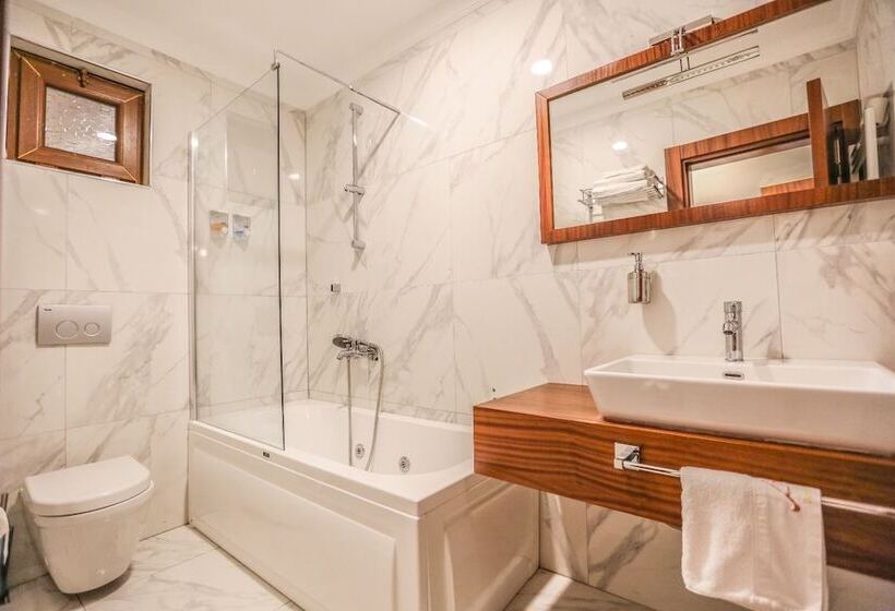 سوییت خانوادگی, Akamoy Boztepe Otel & Restorant