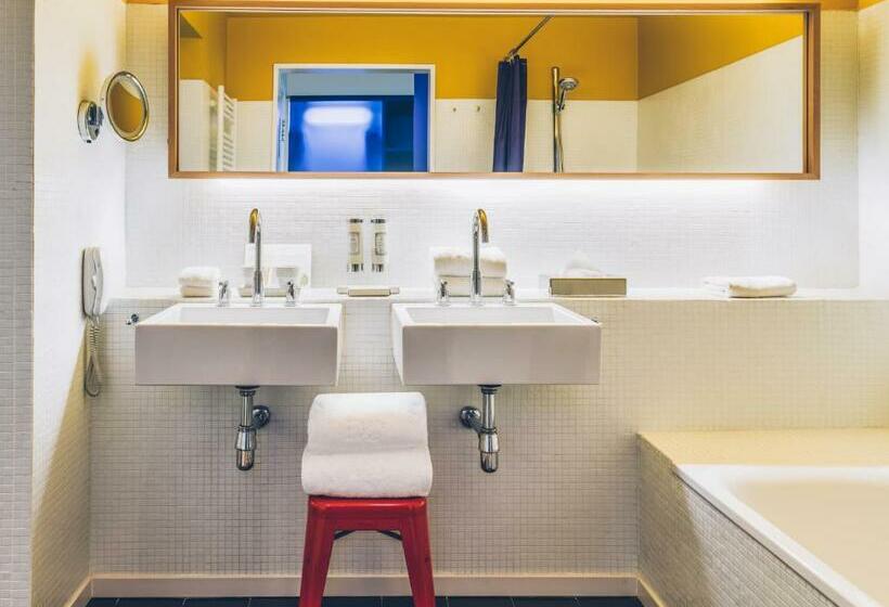 Superior Room with Terrace, Nômade Madrid