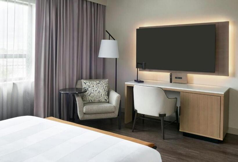Quarto Estandar Cama Queen para Deficientes Físicos, Kingston Marriott