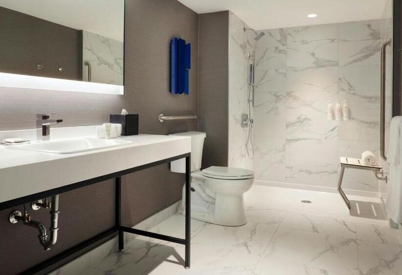 Quarto Estandar Cama Queen para Deficientes Físicos, Kingston Marriott