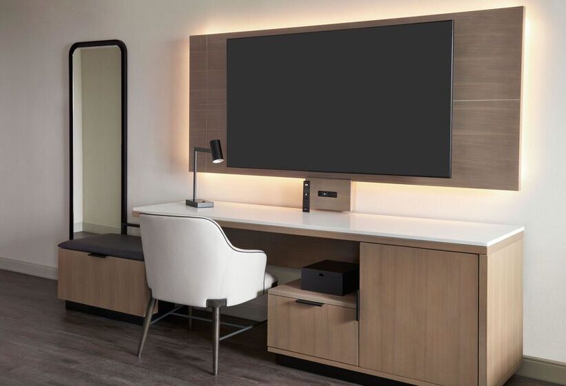 Quarto Clube Cama King, Kingston Marriott