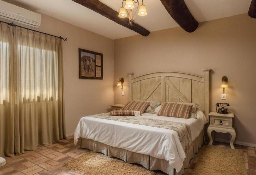 스위트 킹사이즈 침대, Estribo Hotel Estancia